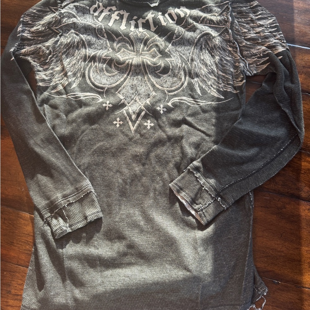 Men’s Affliction Black Long Sleeved Dress Graphic Tee- Size L - Picture 2 of 11